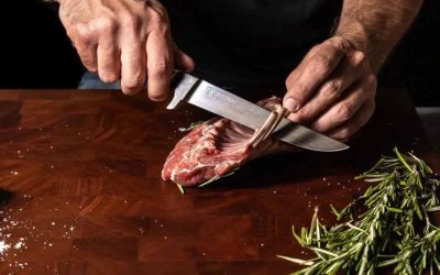 Kuchynský nôž na spracovanie mäsa